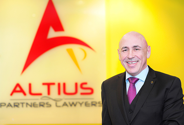 Alitus Frank Sign Lawyer
